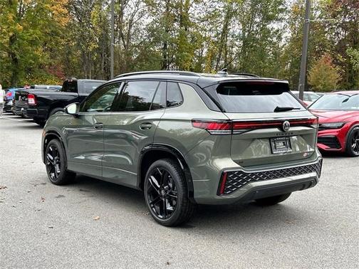 2025 Volkswagen Tiguan 2.0T SE R-Line Black