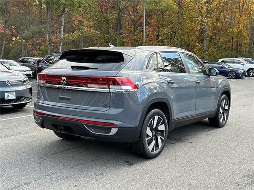 2025 Volkswagen Atlas Cross Sport 2.0T SE w/Technology