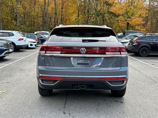 2025 Volkswagen Atlas Cross Sport 2.0T SE w/Technology