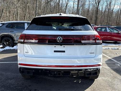 2026 Volkswagen Atlas Cross Sport 2.0T SEL R-Line Black