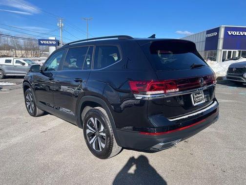 2025 Volkswagen Atlas 2.0T SE