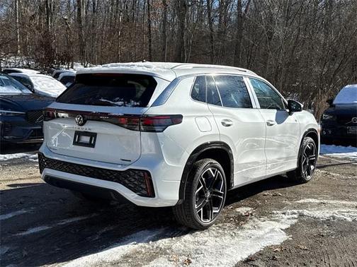 2026 Volkswagen Tiguan 2.0T SEL R-Line