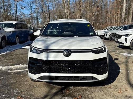 2026 Volkswagen Tiguan 2.0T SEL R-Line