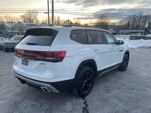 2025 Volkswagen Atlas 2.0T Peak Edition