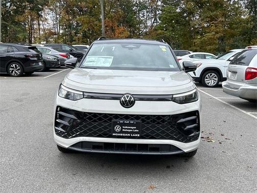2025 Volkswagen Tiguan 2.0T SE R-Line Black