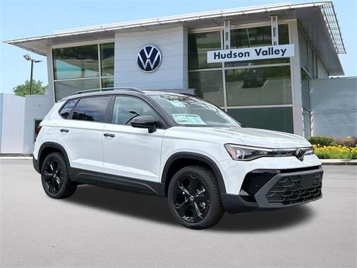 2025 Volkswagen Taos 1.5T SE Black