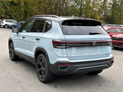 2025 Volkswagen Taos 1.5T SE Black