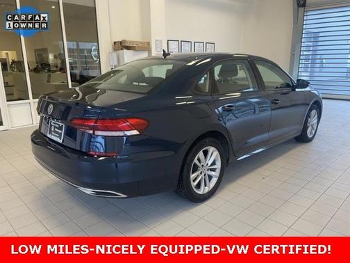 Photo 4 of 19 of 2021 Volkswagen Passat 2.0T S