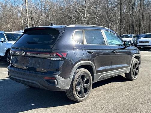 2025 Volkswagen Taos 1.5T SE Black