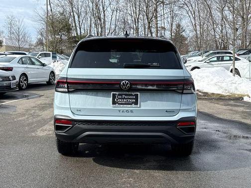 2025 Volkswagen Taos 1.5T SE Black