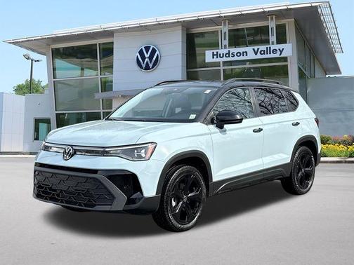 2025 Volkswagen Taos 1.5T SE Black