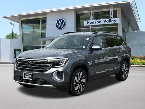 Platinum Gray Metallic 2024 Volkswagen Atlas 2.0T SE
