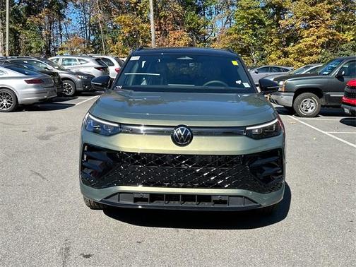 2025 Volkswagen Tiguan 2.0T SE R-Line Black