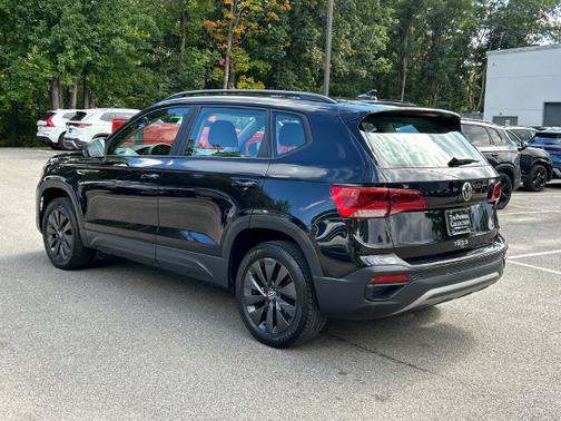 Deep Black Pearl Effect 2023 Volkswagen Taos 1.5T S