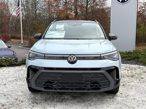 2025 Volkswagen Taos 1.5T SE Black