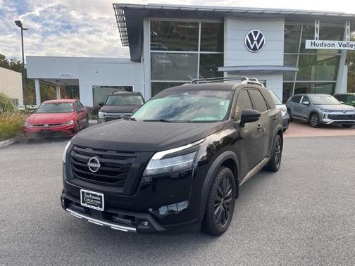 2022 Nissan Pathfinder Platinum