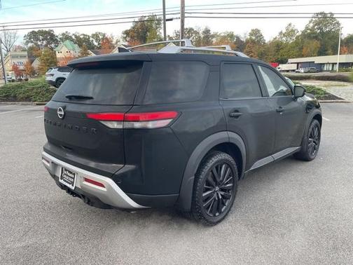 2022 Nissan Pathfinder Platinum