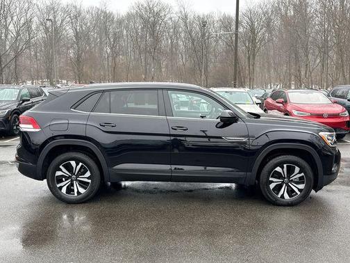 2025 Volkswagen Atlas Cross Sport 2.0T SE