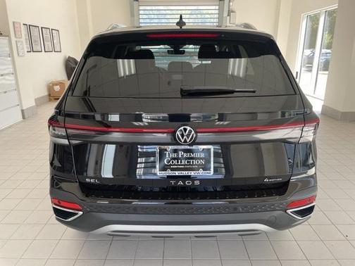 2025 Volkswagen Taos 1.5T SEL