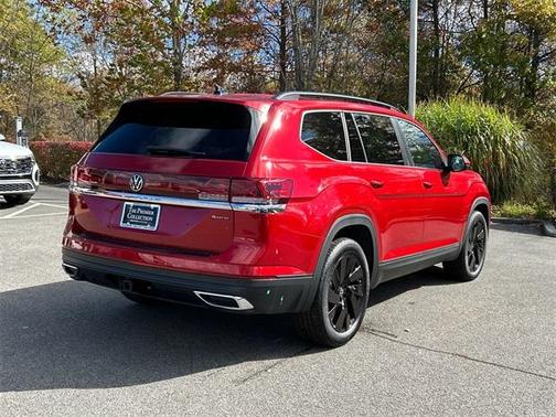 2025 Volkswagen Atlas 2.0T SE