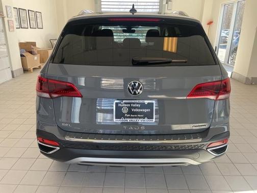 2024 Volkswagen Taos 1.5T SEL