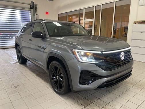 2025 Volkswagen Atlas Cross Sport 2.0T SEL R-Line Black