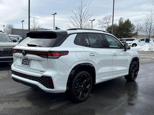 2025 Volkswagen Tiguan 2.0T SE R-Line Black