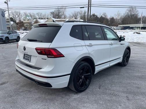 2023 Volkswagen Tiguan 2.0T SE R-Line Black