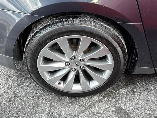 2014 Lincoln MKS Base