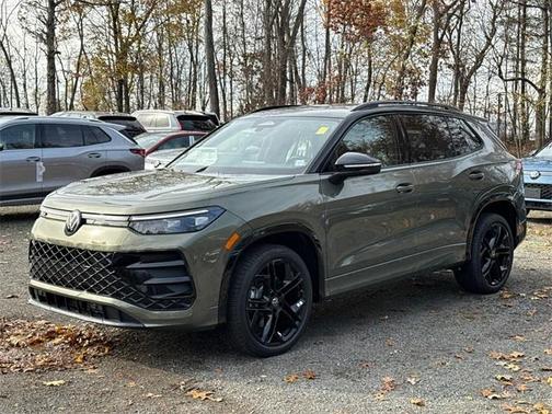 2026 Volkswagen Tiguan 2.0T SE R-Line Black