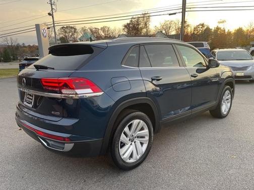 2022 Volkswagen Atlas Cross Sport 2.0T SE w/Technology