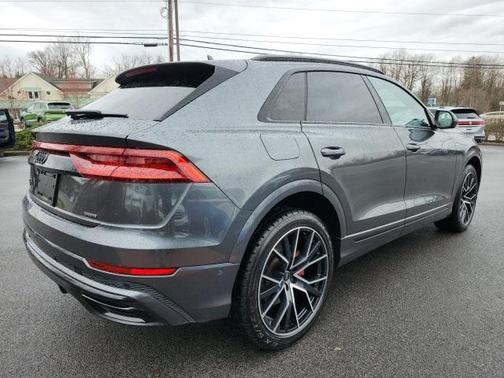 2022 Audi Q8 55 Premium Plus