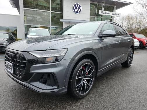 2022 Audi Q8 55 Premium Plus