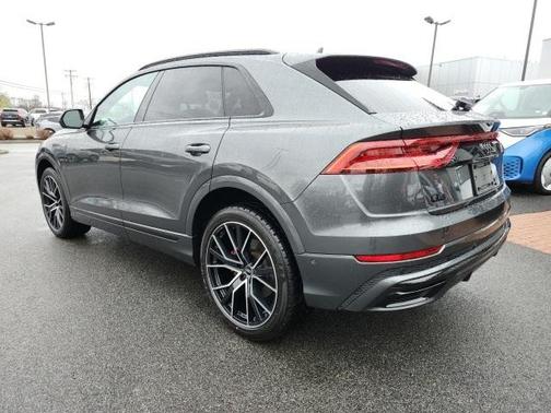 2022 Audi Q8 55 Premium Plus