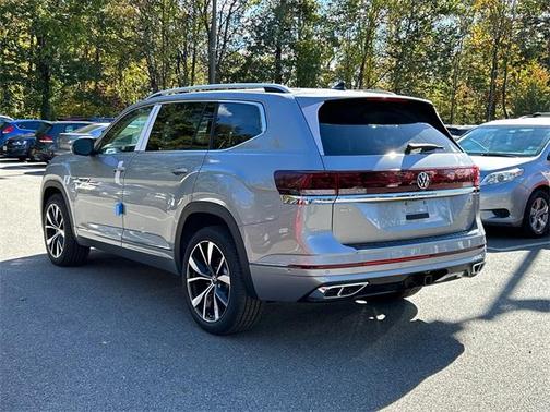 2025 Volkswagen Atlas 2.0T SEL Premium R-Line