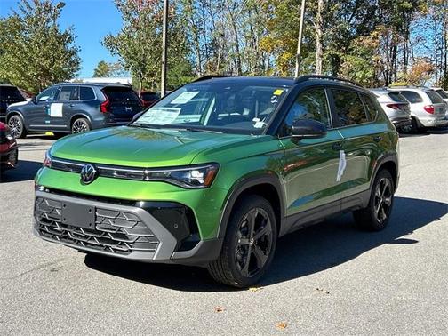 2025 Volkswagen Taos 1.5T SE Black