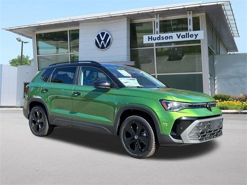 2025 Volkswagen Taos 1.5T SE Black