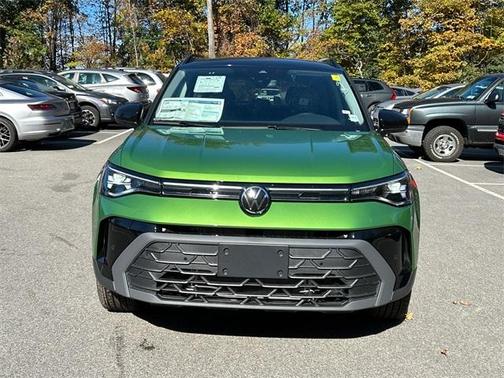 2025 Volkswagen Taos 1.5T SE Black