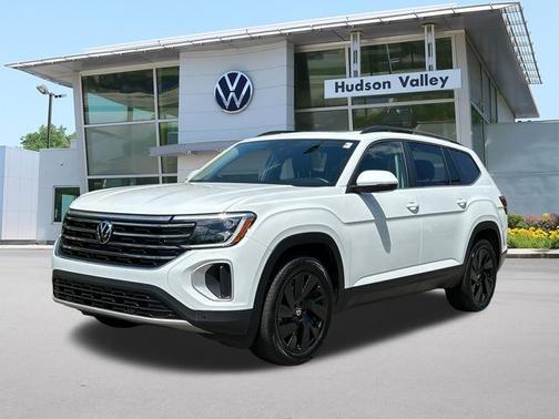 Pure White 2025 Volkswagen Atlas 2.0T SE
