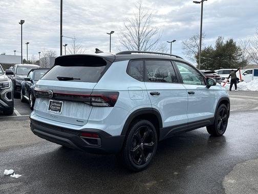 2025 Volkswagen Taos 1.5T SE Black