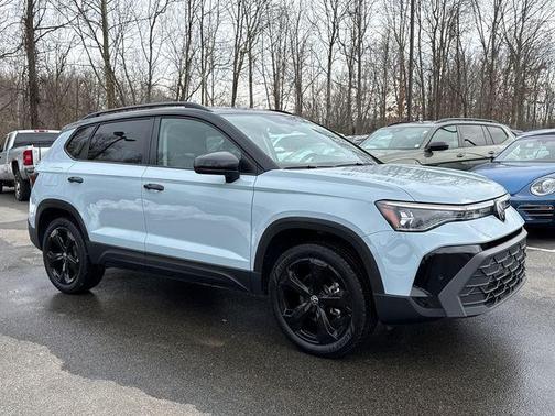 2025 Volkswagen Taos 1.5T SE Black