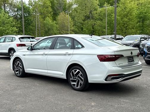 Opal White Pearl Effect 2023 Volkswagen Jetta 1.5T SEL