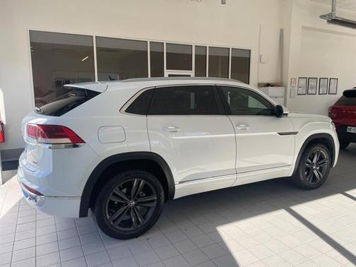 2022 Volkswagen Atlas Cross Sport 3.6L V6 SEL R-Line