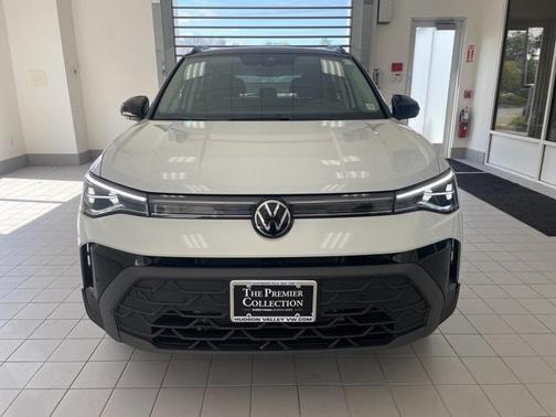 2025 Volkswagen Taos 1.5T SE Black