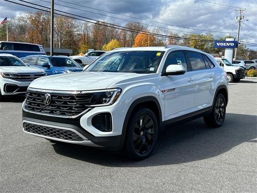2025 Volkswagen Atlas Cross Sport 2.0T SE w/Technology