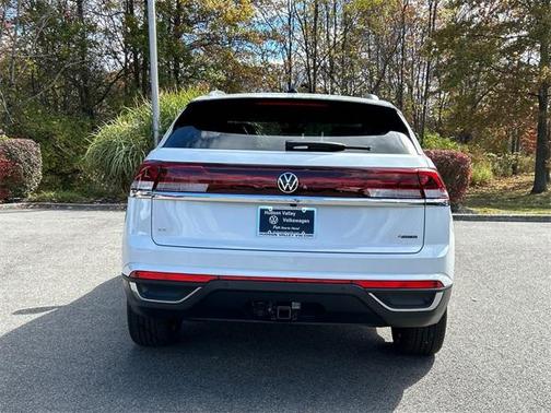 2025 Volkswagen Atlas Cross Sport 2.0T SE w/Technology