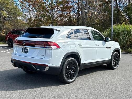 2025 Volkswagen Atlas Cross Sport 2.0T SE w/Technology