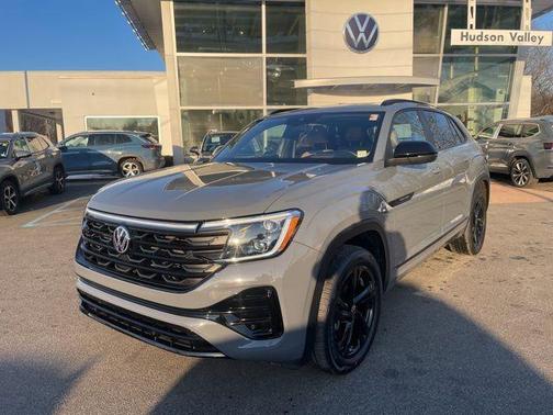 2025 Volkswagen Atlas Cross Sport 2.0T SEL R-Line Black