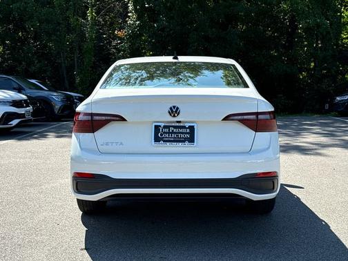 Pure White 2024 Volkswagen Jetta 1.5T S