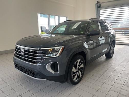 Pure Gray 2025 Volkswagen Atlas 2.0T SE